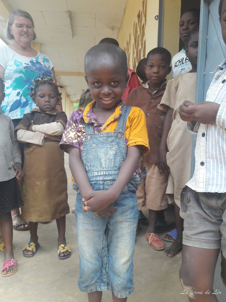 LFDL-Bénévoles 2020-École De Nkolnyama Remise De Dons